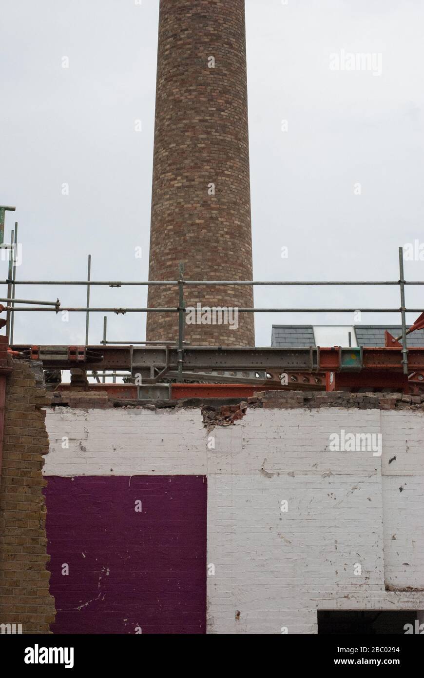 Réaménagement Construction démolition site à 35-37 Warple Way, East Acton, Londres,   par Ernest Tsui Architects Banque D'Images