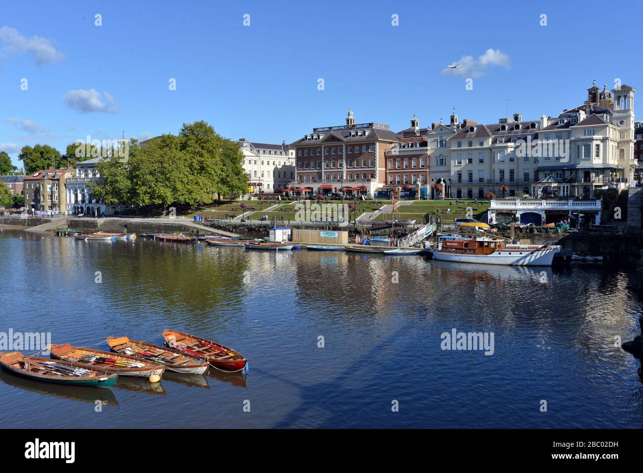 Bateaux sur la Tamise et le fleuve Richmond, Richmond, Londres, Royaume-Uni Banque D'Images