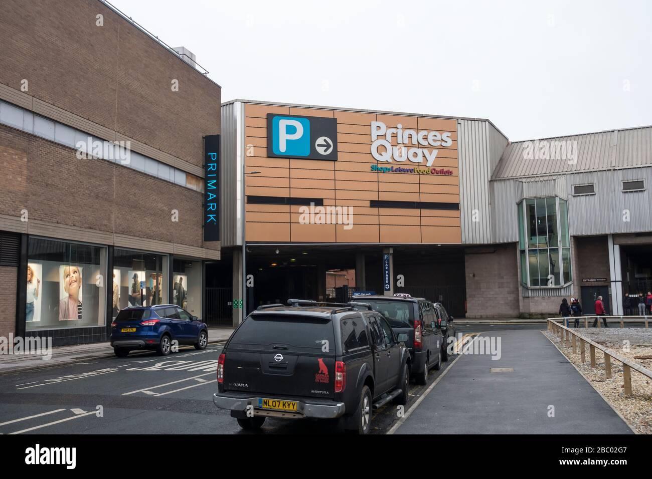 Princes Quay et Primark sont à l'angle de la rue Osbourne et de Waterhouse Lane Hull décembre 2019 Banque D'Images