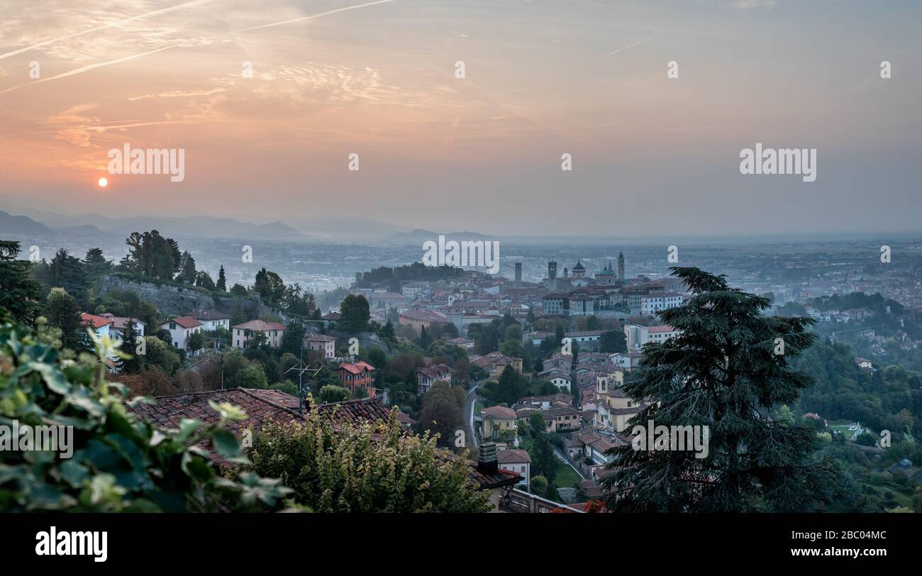 Image du stock de Bergame dans la région de Lombardie en Italie près de Milan prise avant l'éclosion de Coronavirus. Banque D'Images