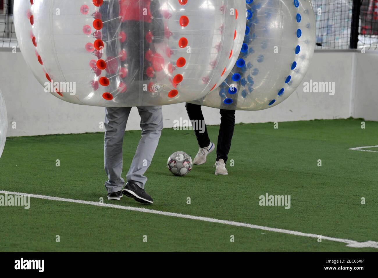 Bubble football party Banque de photographies et d'images à haute  résolution - Alamy