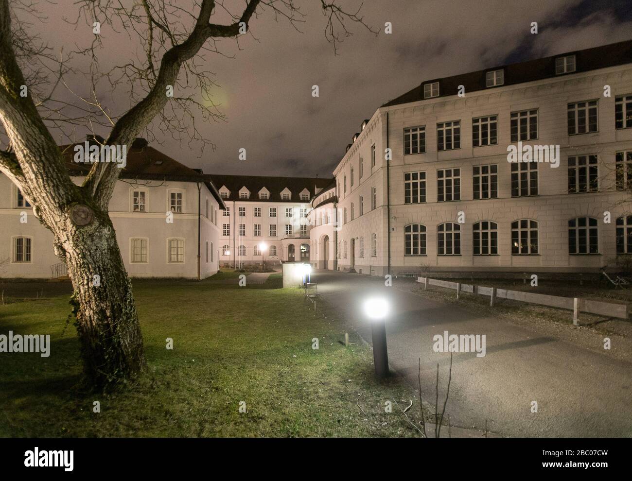 Entrée de Maria-Ward Gymnasium à Altötting. En raison du coronavirus, cette école est également fermée en Bavière jusqu'à nouvel ordre. [traduction automatique] Banque D'Images
