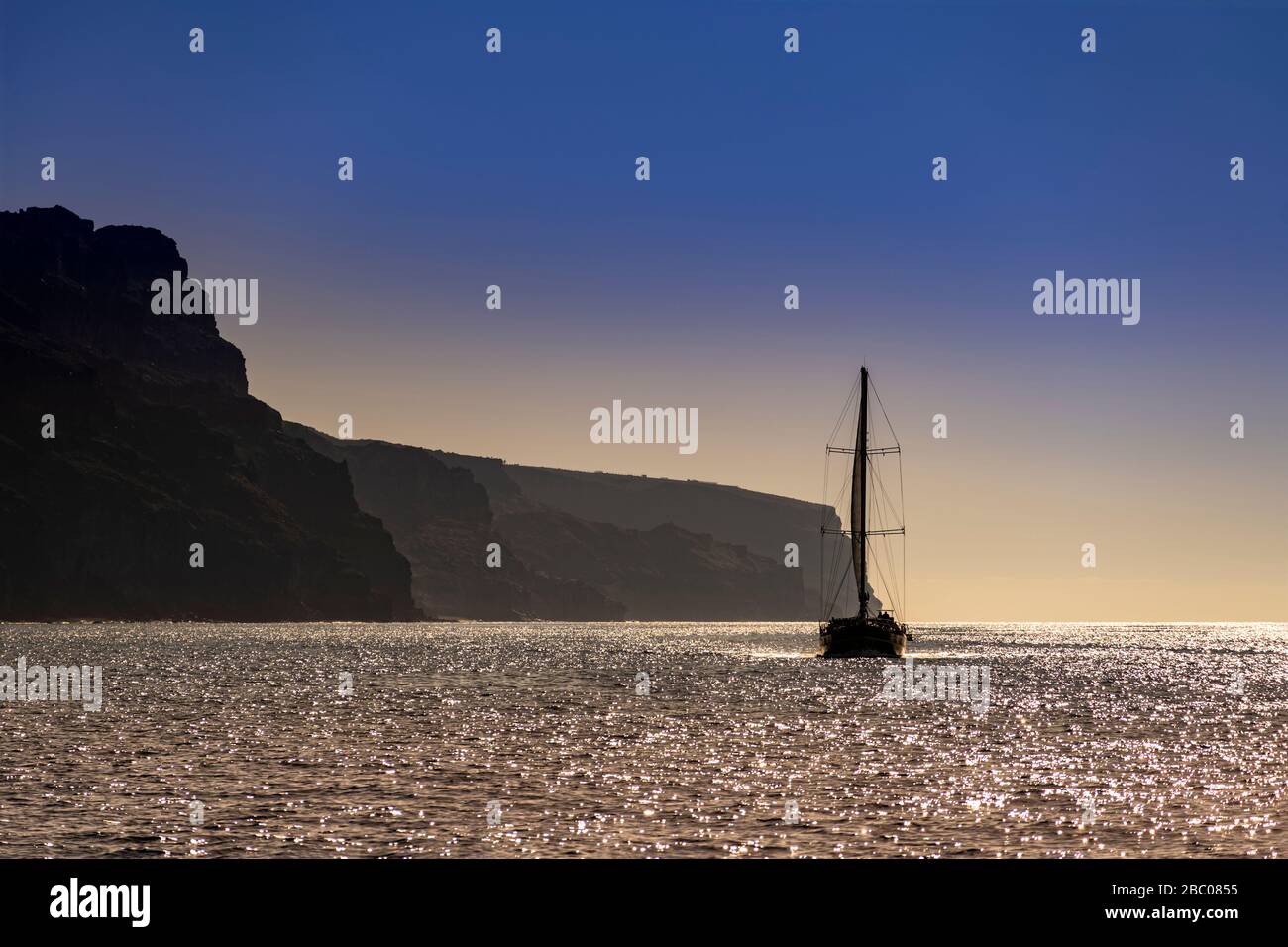 Espagne, îles Canaries, Grande Canarie, la côte sud-est avec un bateau historique organisé à des fins touristiques Banque D'Images