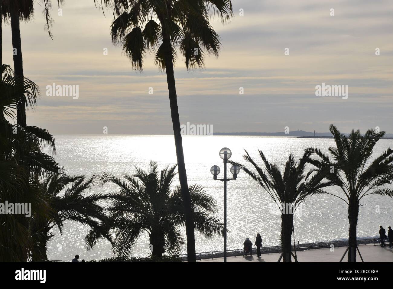 Coucher de soleil sur la plage - Nice, france, Europ Banque D'Images