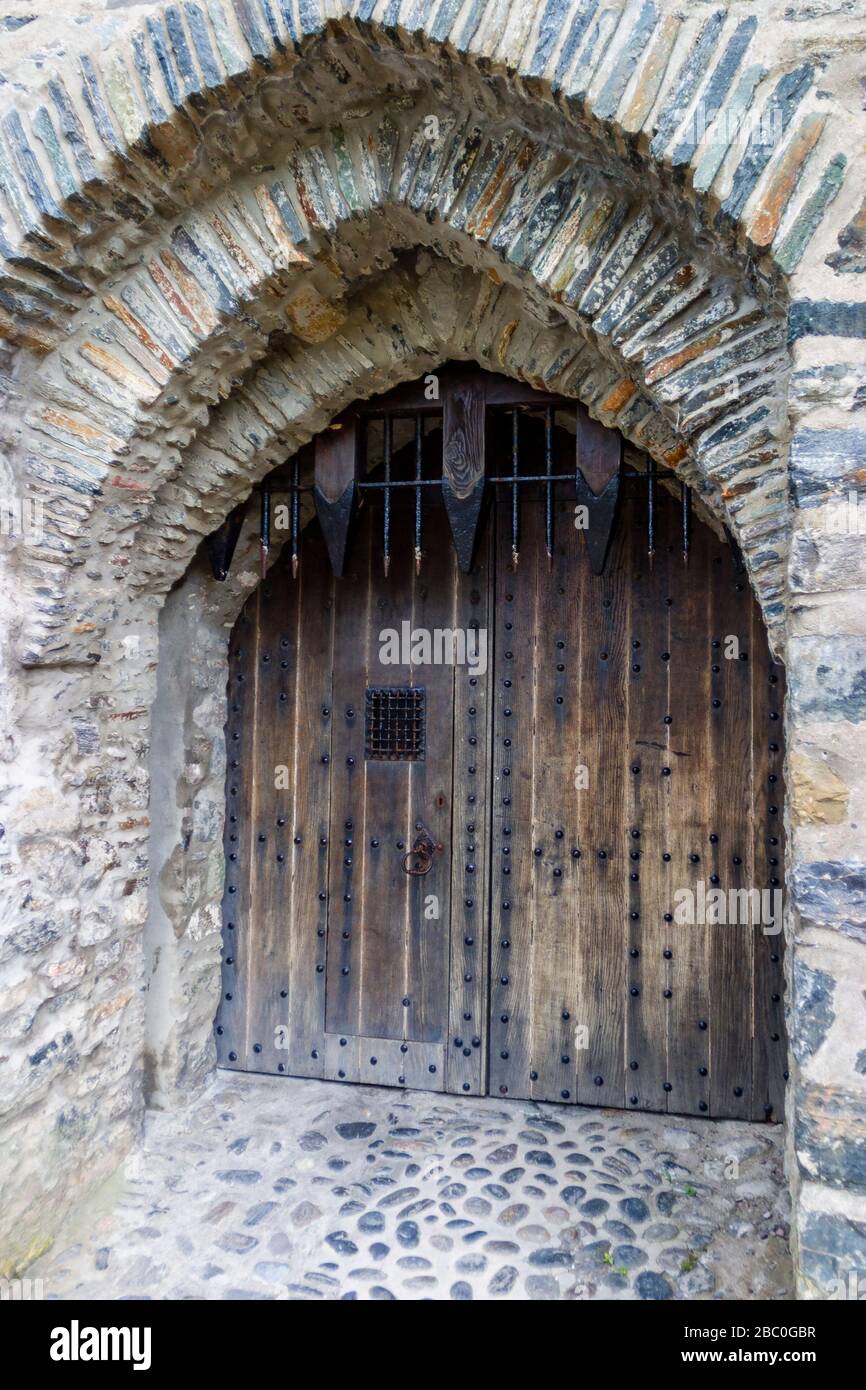 Porte du château de Portcullis à une ancienne forteresse Banque D'Images