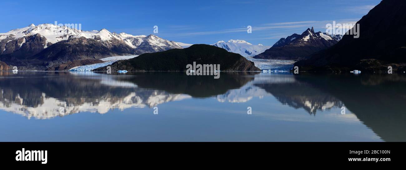 Vue sur le glacier gris, le Lago Gray, le parc national de Torres del Paine, la région de Magallanes, la Patagonie, le Chili Banque D'Images