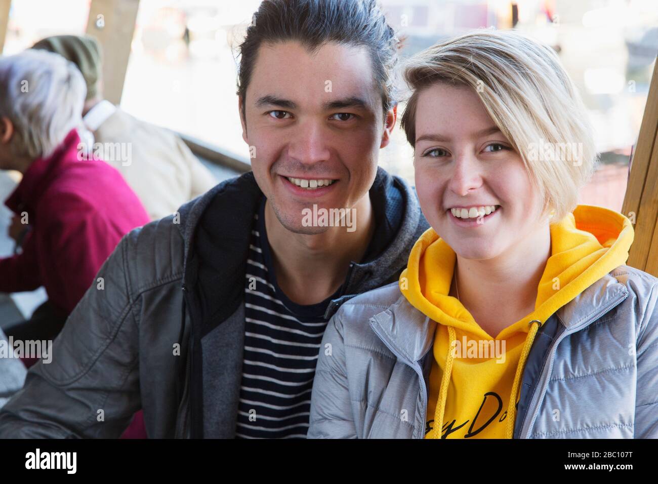 Portrait of smiling couple Banque D'Images