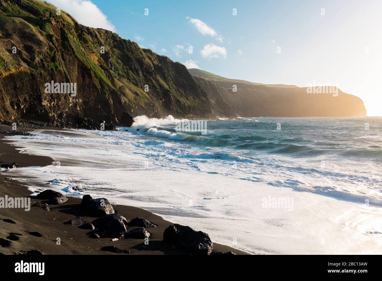 Littoral et plage rocheux, île de Sao Miguel, Açores, Portugal Banque D'Images