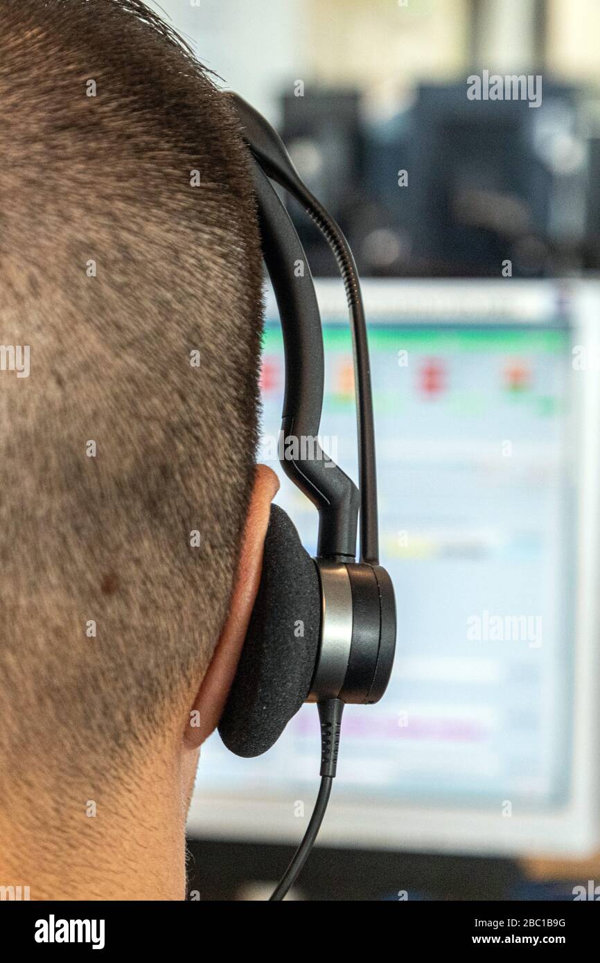 OPÉRATEUR D'APPEL D'URGENCE, CAU, CENTRE D'APPEL D'URGENCE DU DÉPARTEMENT, CORBEIL-ESSONNES, FRANCE Banque D'Images