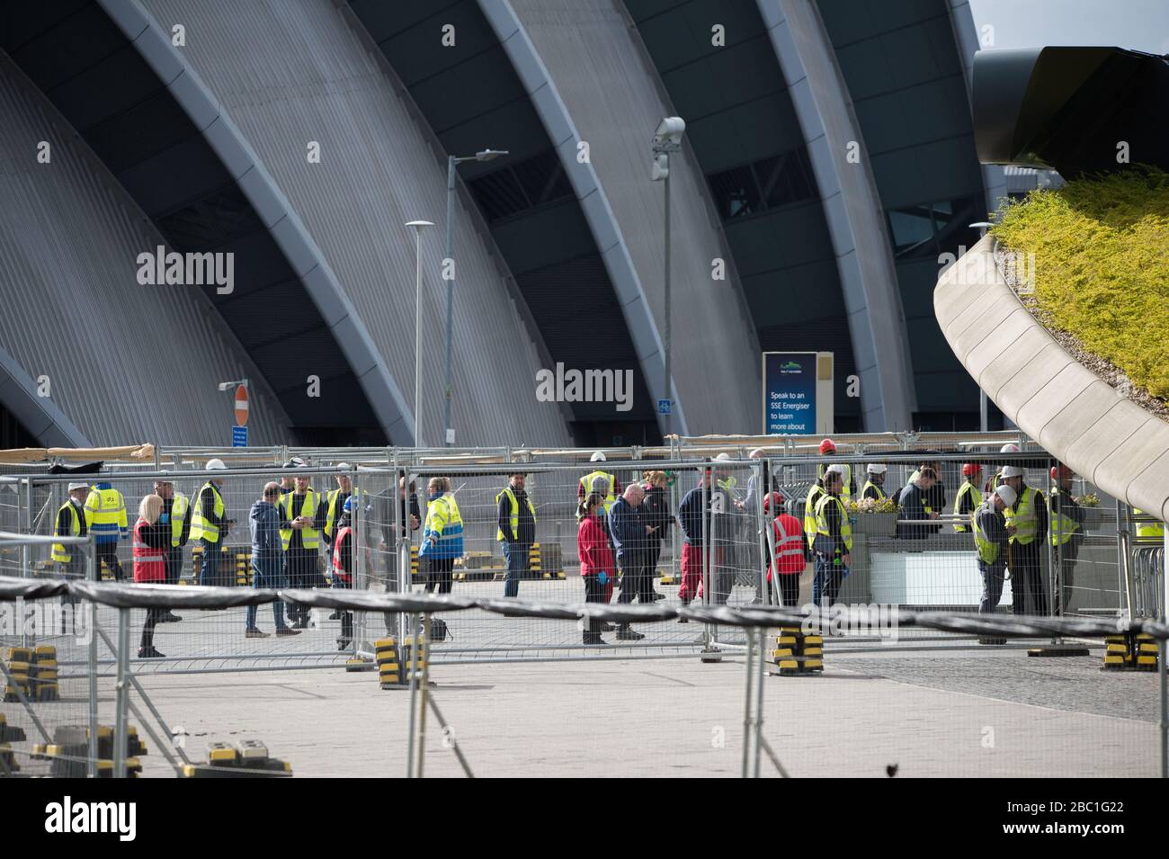 Photo : Glasgow, Royaume-Uni. 2 avril 2020. Photo : des scènes montrant la mise en place et la construction du nouveau centre médical NHS Scotland créé au Scottish Events Campus (SEC) de Glasgow seront appelées NHS Louisa Jordan après que le secrétaire à la Santé, Jeane Freeman, a annoncé que l'hôpital temporaire sera nommé d'après la sœur Louisa Jordan, Une infirmière de la première Guerre mondiale qui est décédée en service actif en Serbie en 1915. Crédit : Colin Fisher/Alay Live News Banque D'Images