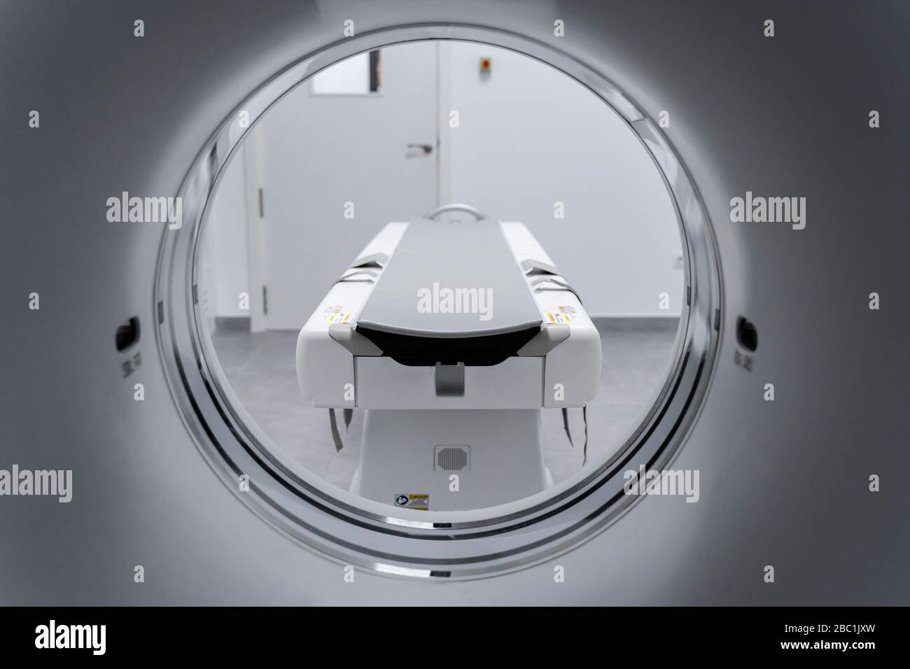 Scanner IRM dans une clinique vétérinaire Banque D'Images