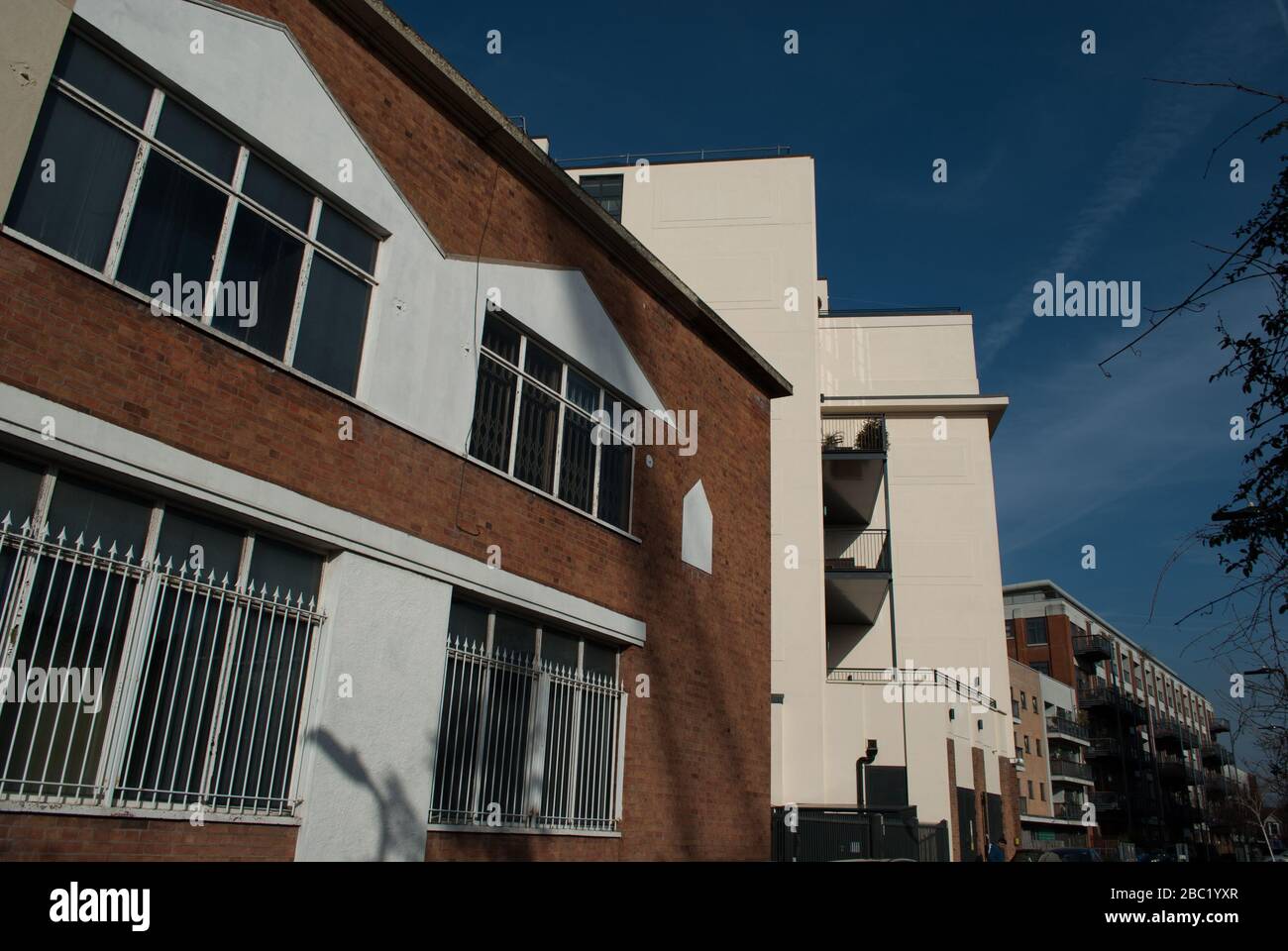 Ateliers sur Canham Road/ Wimple Way/ Stanley Gardens, East Acton, Londres, Banque D'Images