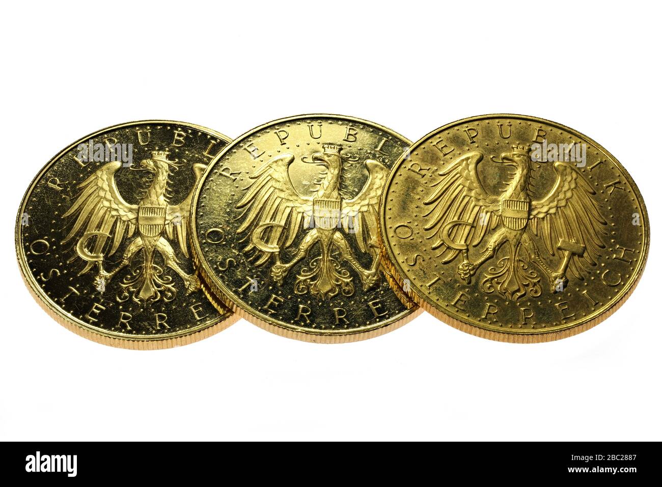Autrichien 100 pièces d'or Schilling isolées sur fond blanc Banque D'Images