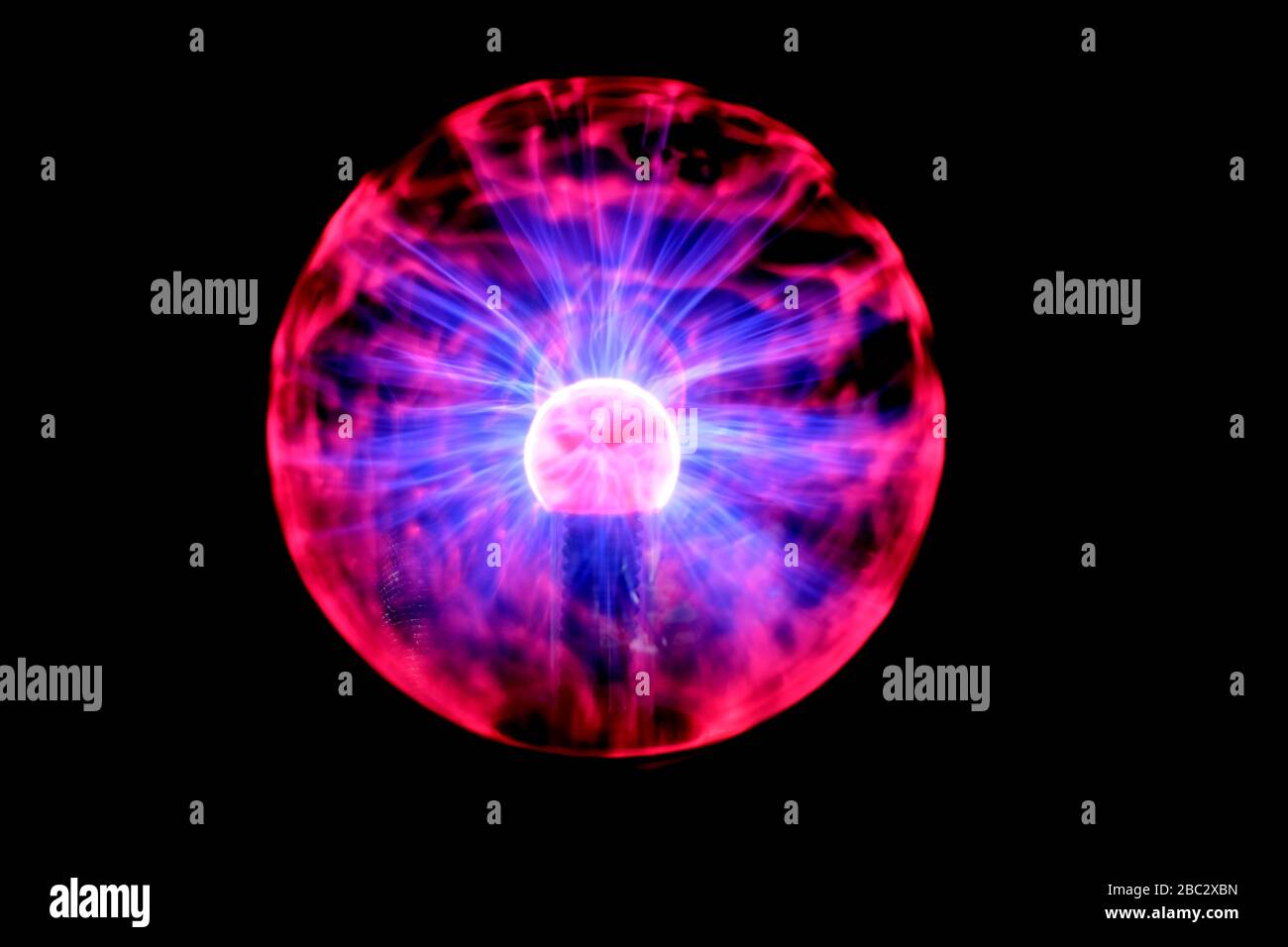 Décharge de tension de la boule de plasma Banque D'Images