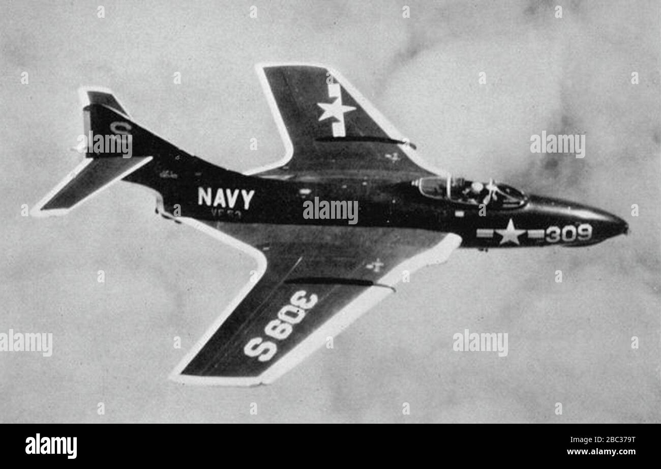 Grumman F9F-8 Cougar de VF-53 en vol, en 1956. Banque D'Images