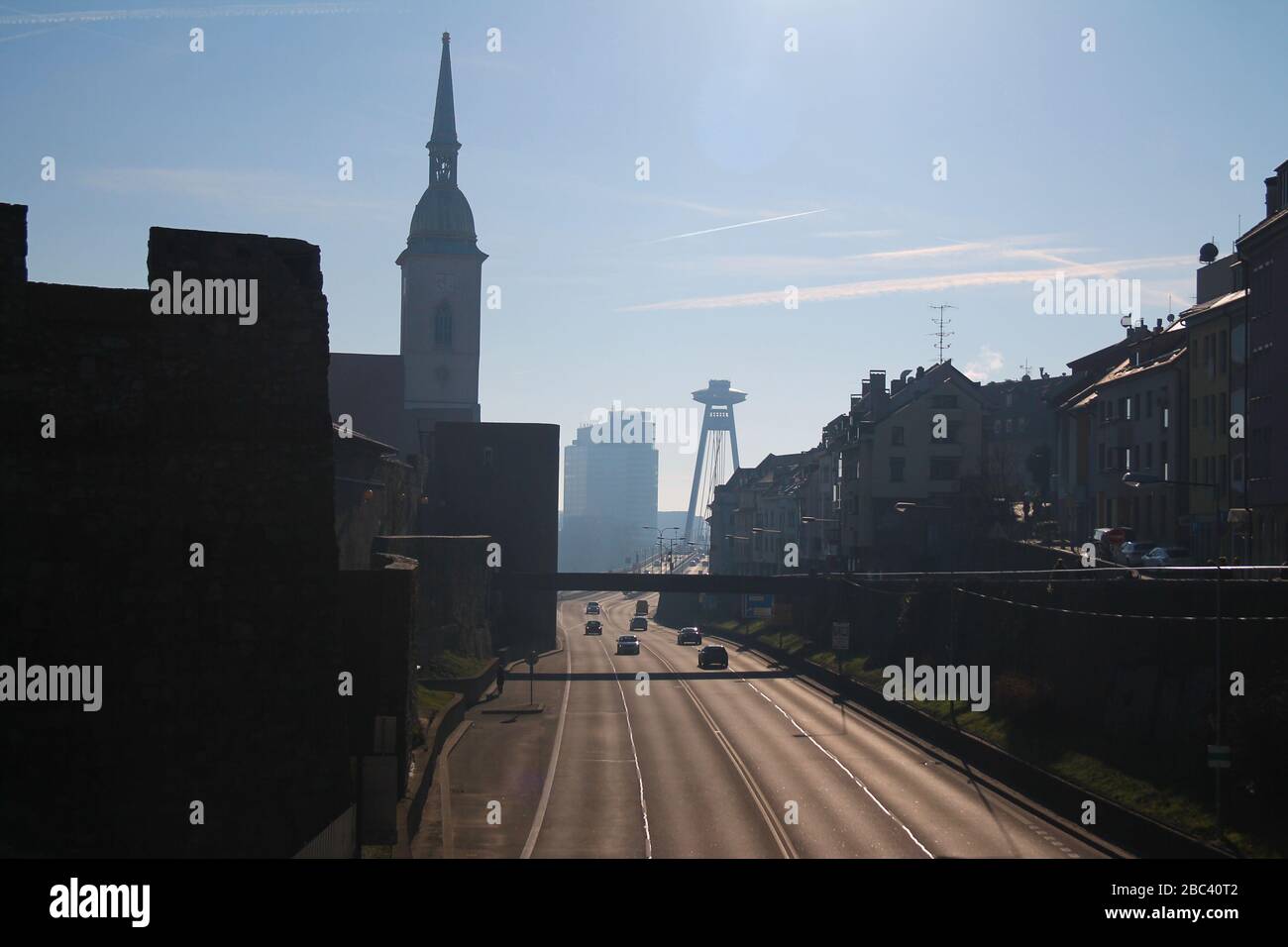 Vue sur le paysage de Bratislava avec l'ovni Banque D'Images