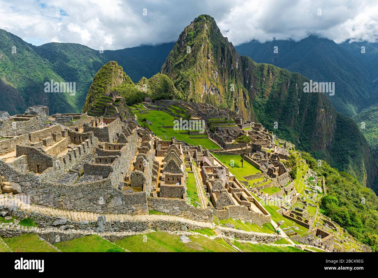 Les ruines Inca de Machu Picchu, province de Cusco, Pérou. Banque D'Images