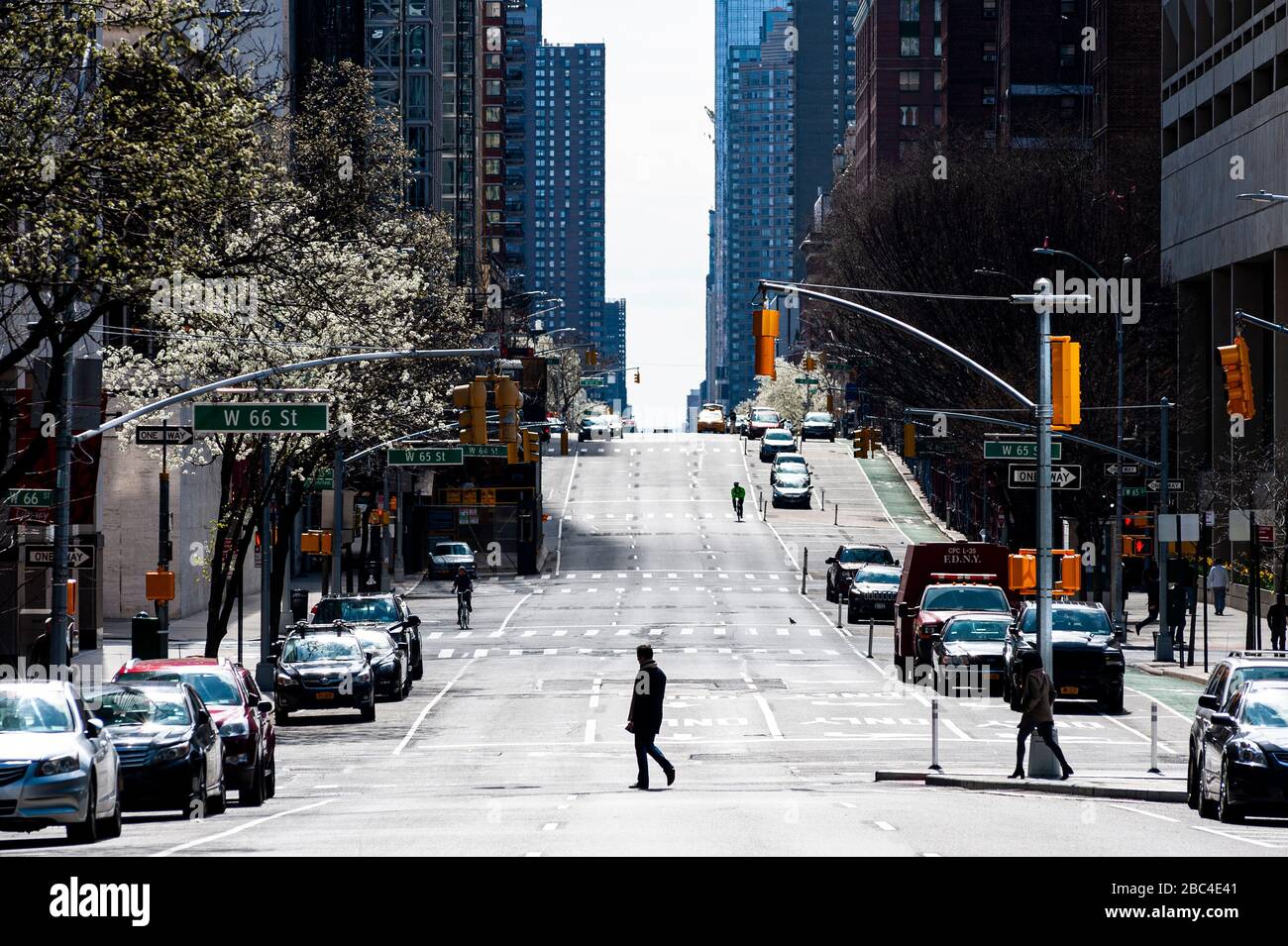 Rues vides social distanciation coronavirus COVID-19 pandémie auto-isolement Banque D'Images