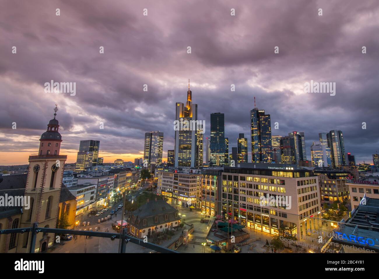 Une belle vue sur la ville de Francfort, Allemagne Banque D'Images