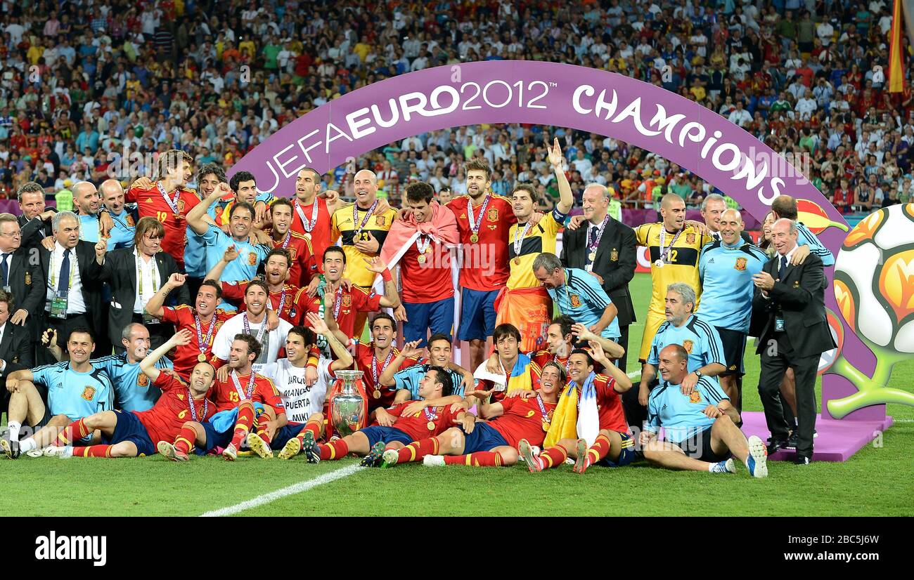 L'équipe espagnole célèbre la victoire de la finale Euro 2012 Banque D'Images