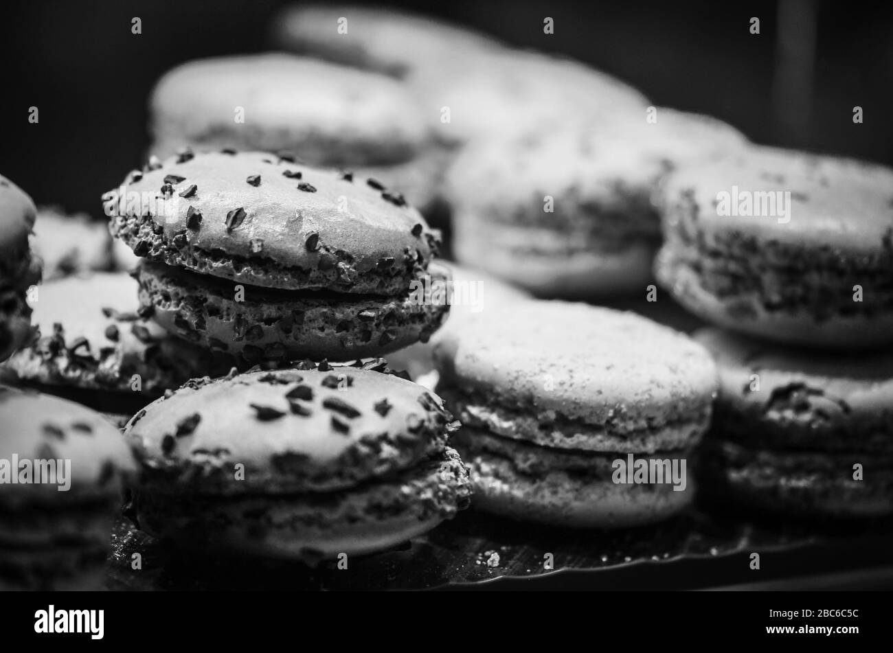 délicieux mélange de macarons vue rapprochée Banque D'Images