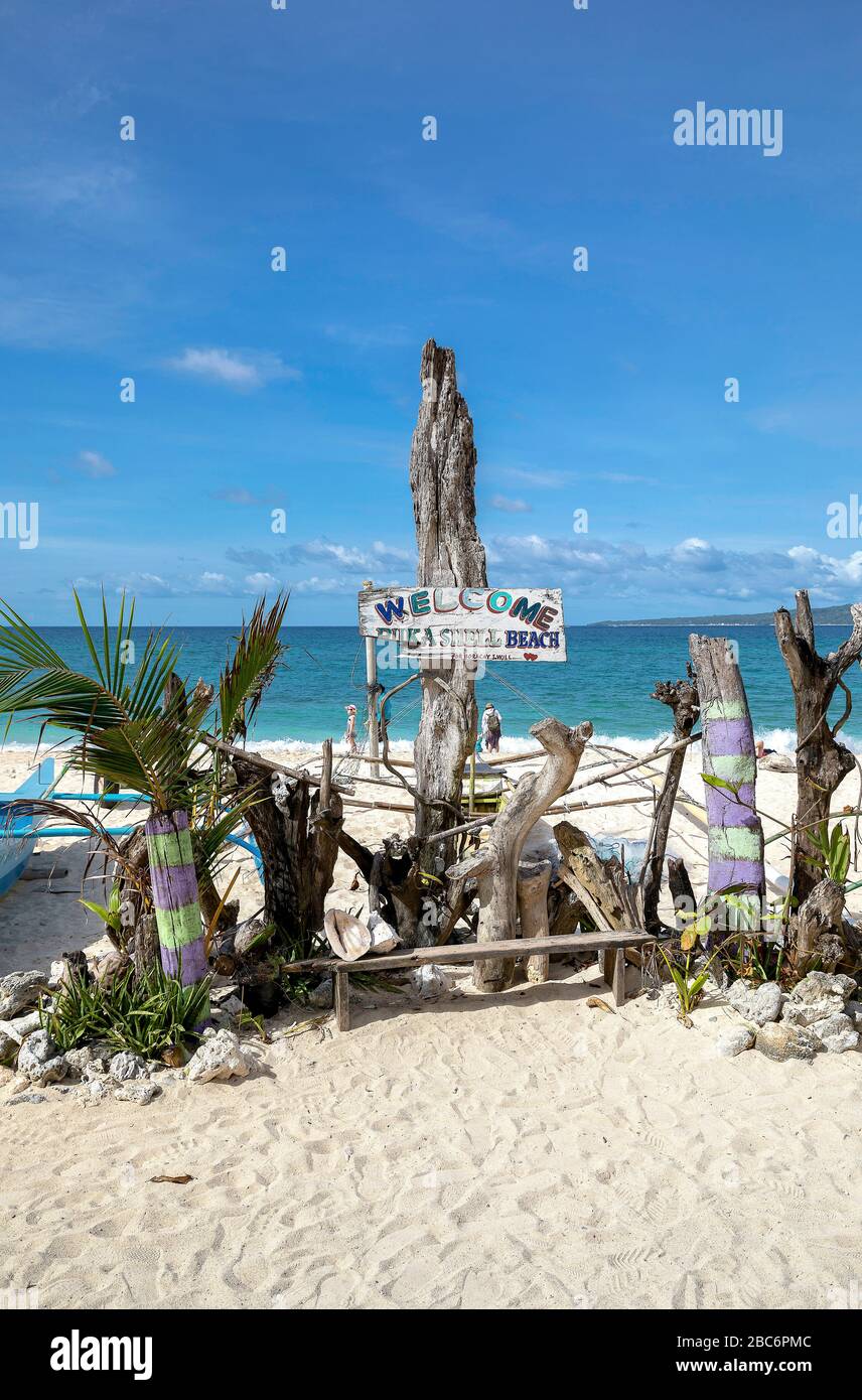 Île de Boracay belle plage de puka shell plage, Philippines. Banque D'Images