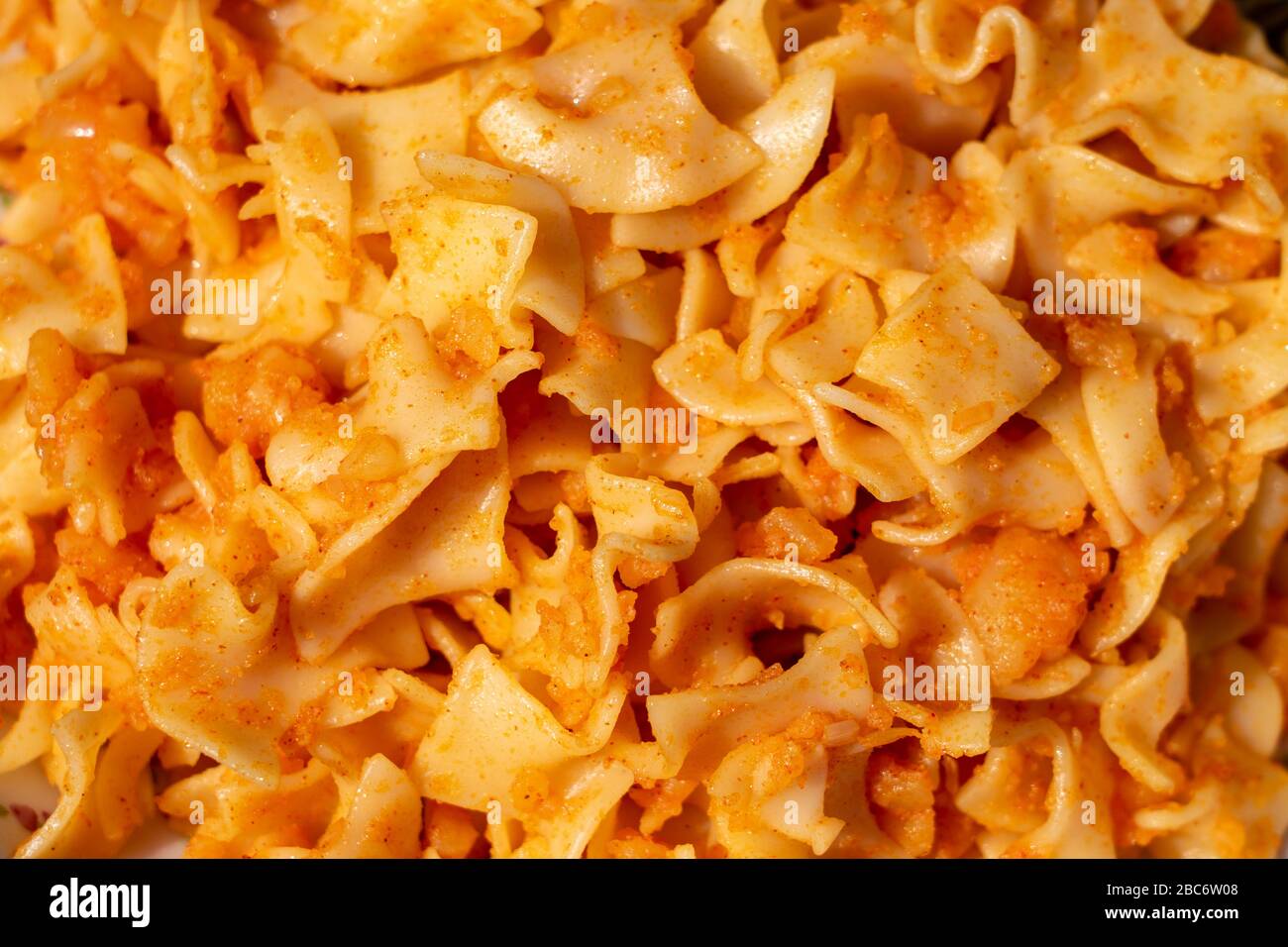 pâtes de pommes de terre hongroises traditionnelles dans le krumpplis tészta hongrois aux cornichons Banque D'Images