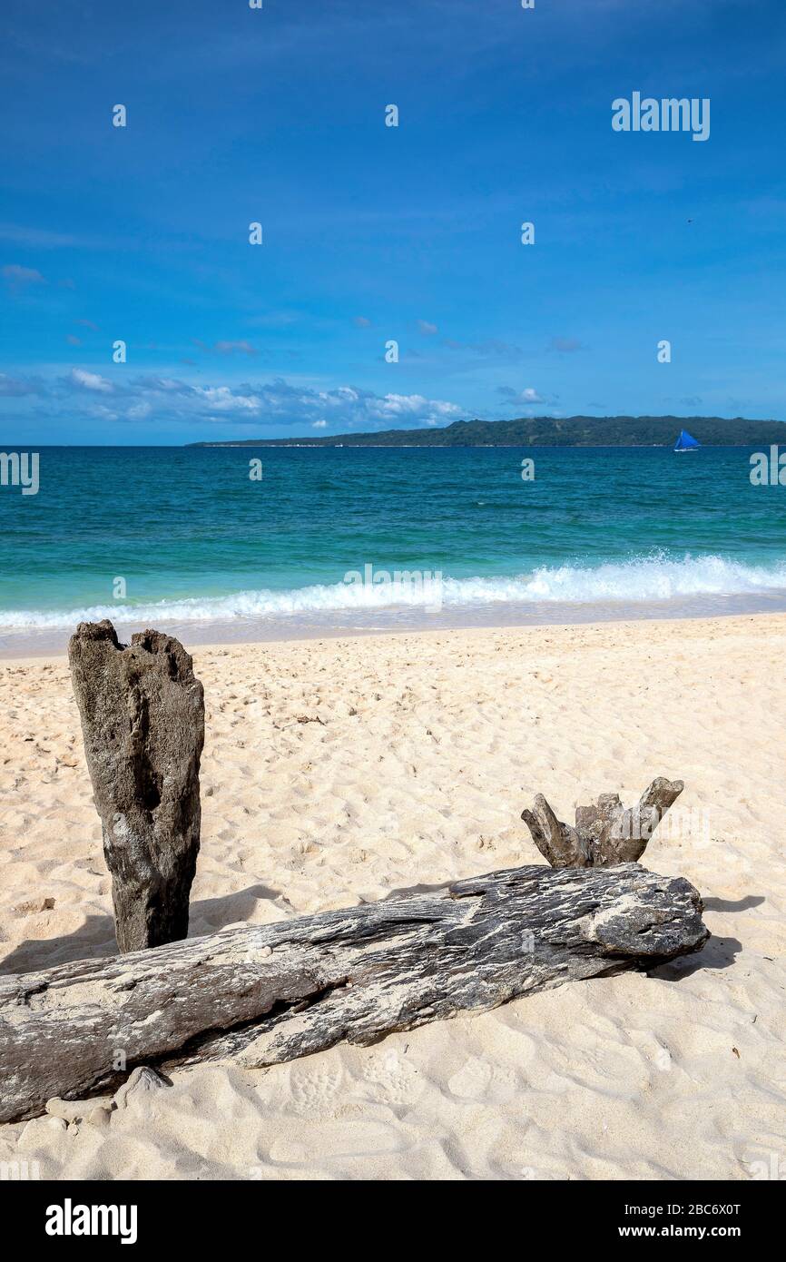 Île de Boracay belle plage de puka shell plage, Philippines. Banque D'Images