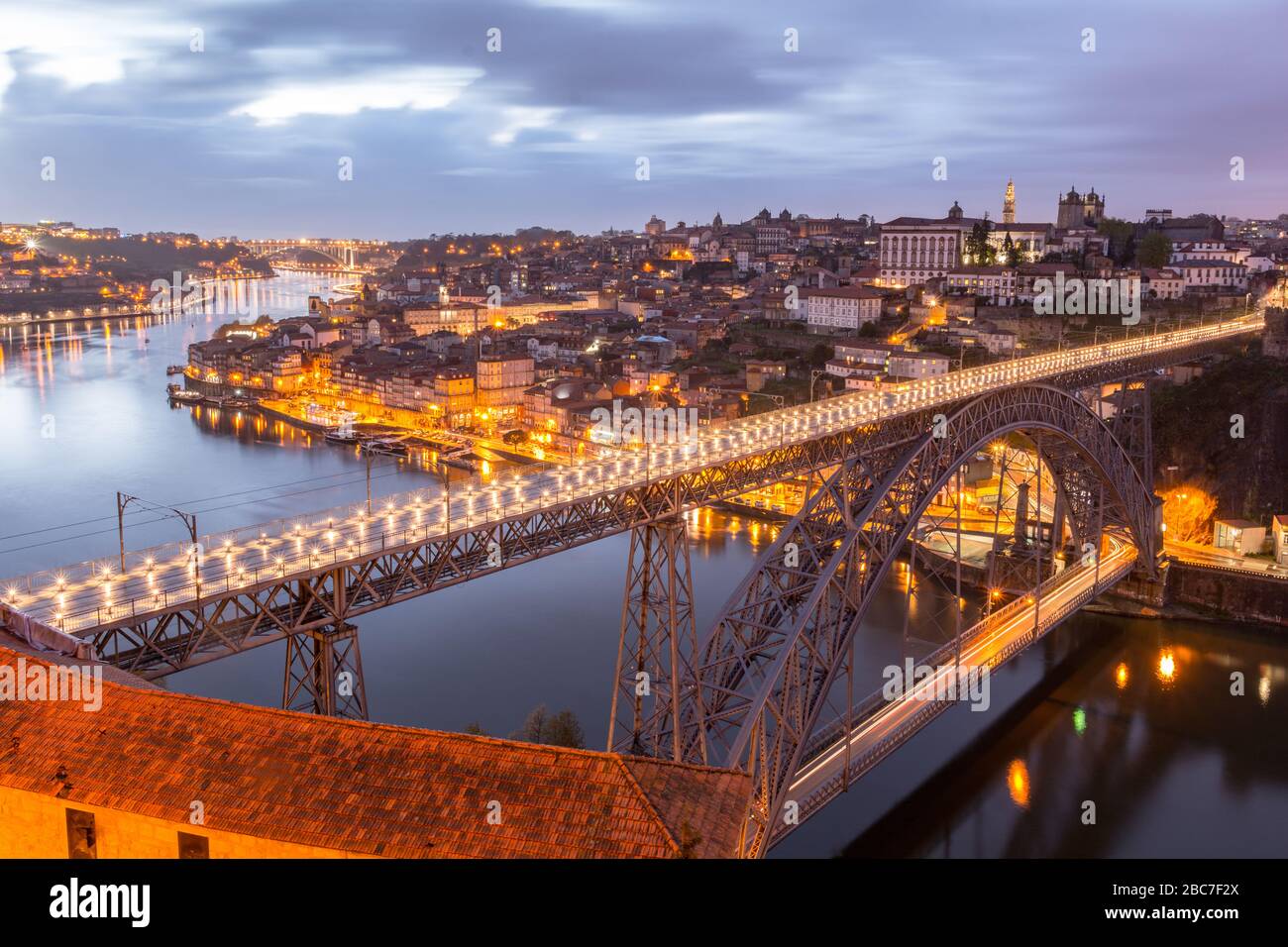 Pont sur le fleuve douro Luis II à Porto, Portugal Banque D'Images
