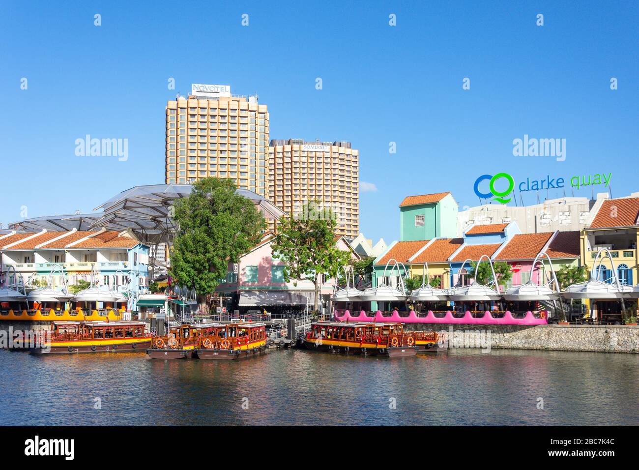 Bateaux de croisière sur le fleuve Singapour, Clarke Quay, Central Area, Singapour Banque D'Images