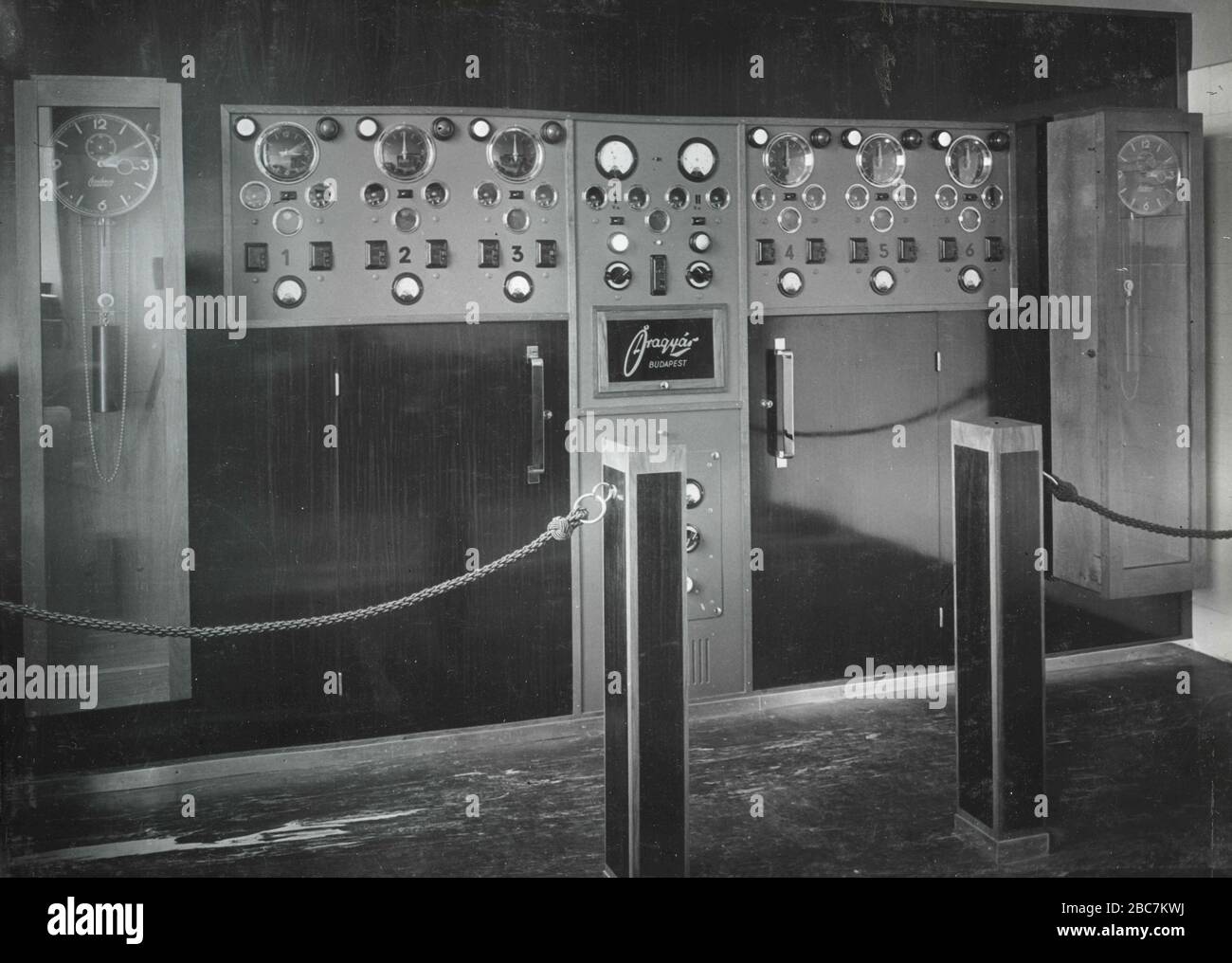 Standard téléphonique de l'usine d'acier soviétique Staline, Dunaújváros, Hongrie 1951 Banque D'Images