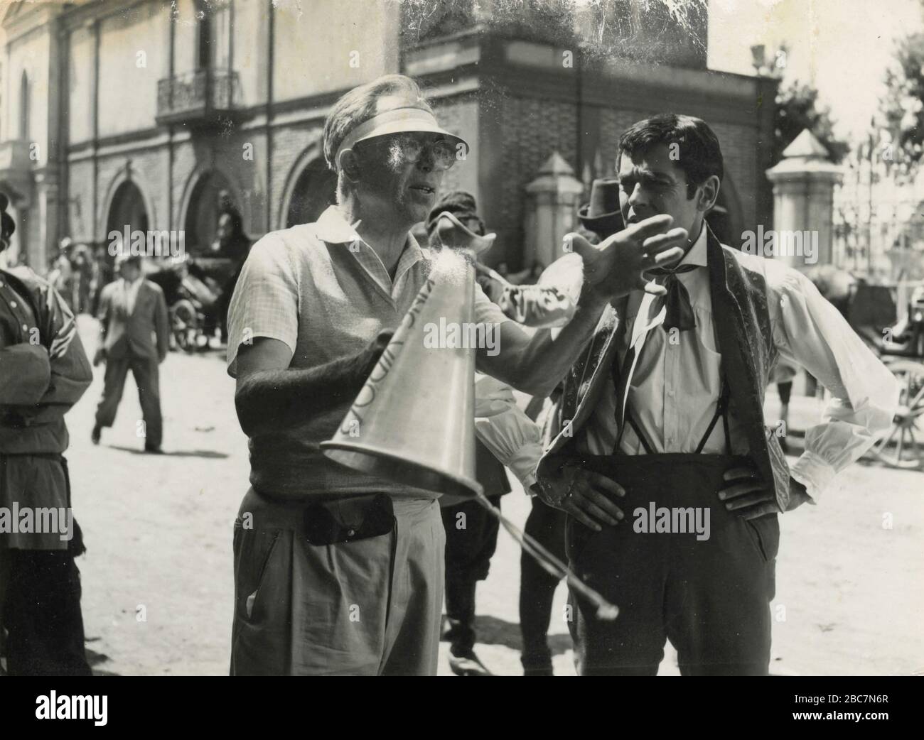 Le réalisateur américain King-Sale et acteur Henry Fonda sur le film War and Peace, Rome, Italie 1956 Banque D'Images