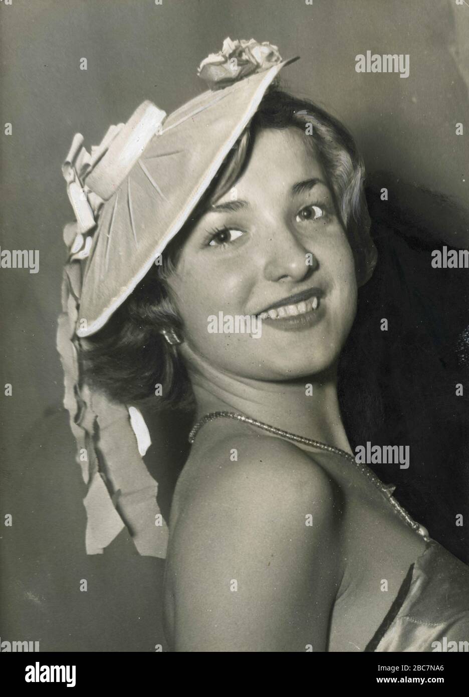La française Lucette Bodin, gagnante du titre Miss Paris-Côte d'Azur, Paris, France 1949 Banque D'Images