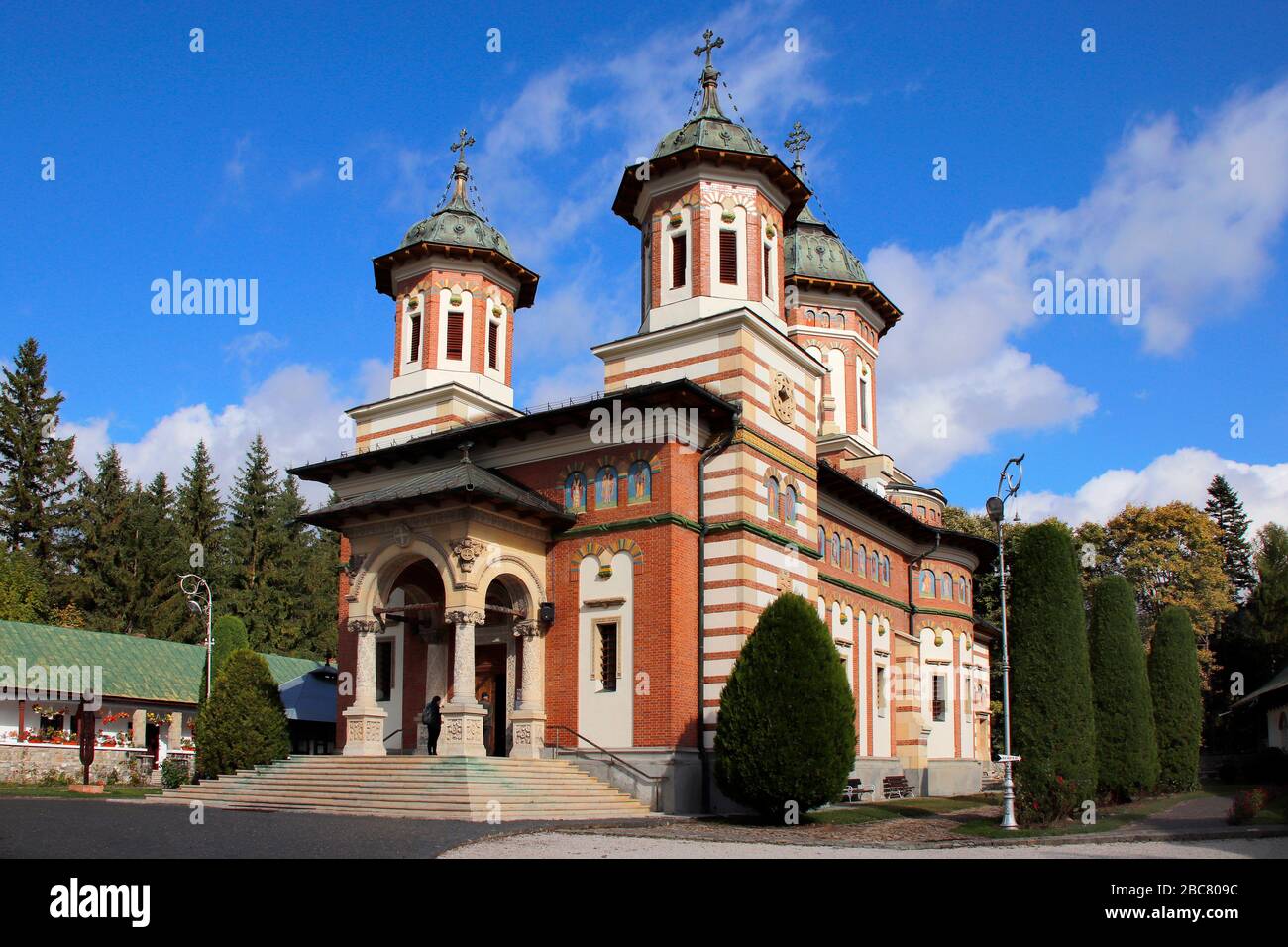 Monastère de Sinaia, construit en 1695, vallée de Prahova, monument religieux pittoresque de Roumanie Banque D'Images