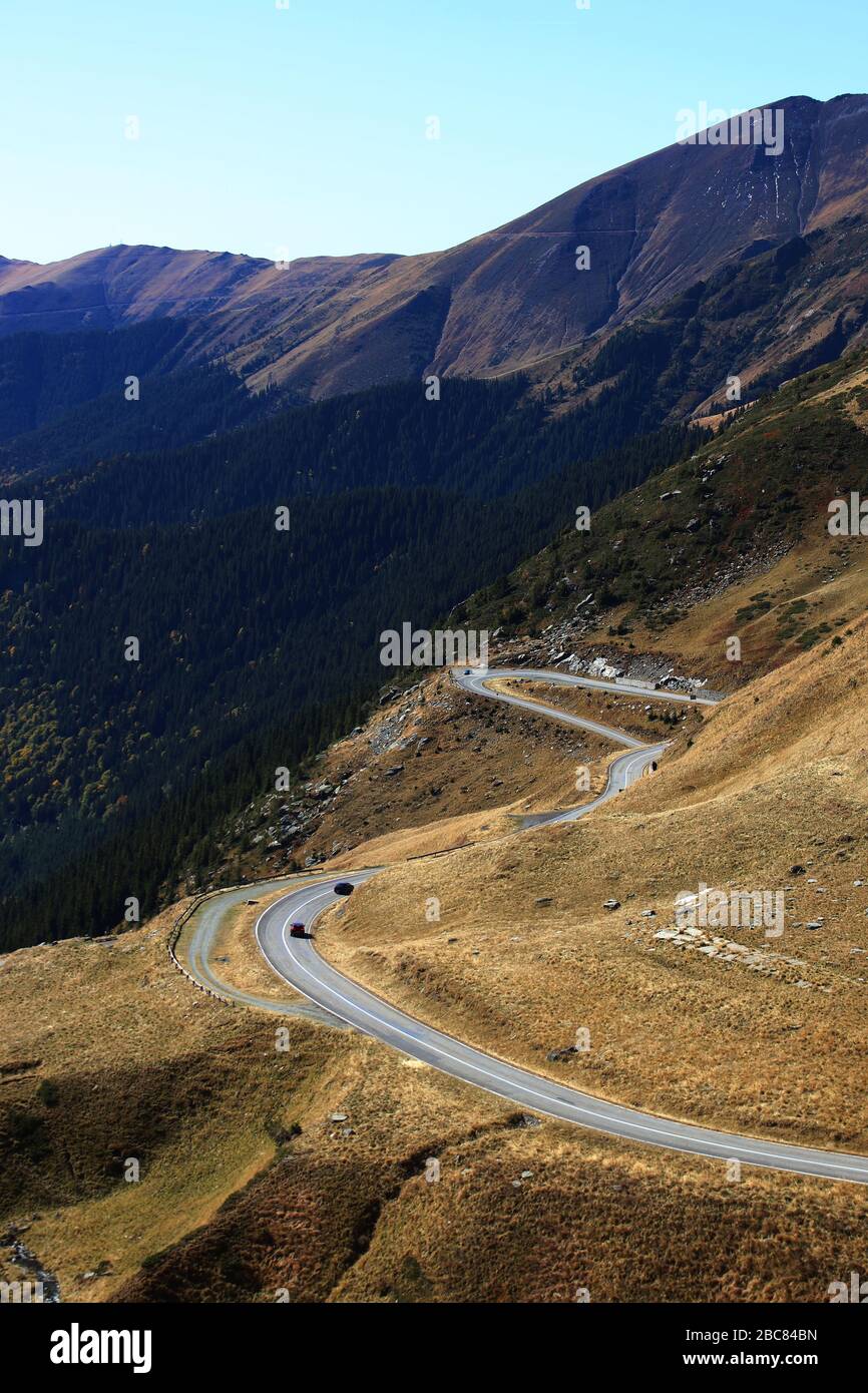 Le passage Transfagarasan est le passage au-dessus des montagnes de Carpates en Roumanie et est l'une des routes de montagne les plus spectaculaires au monde Banque D'Images