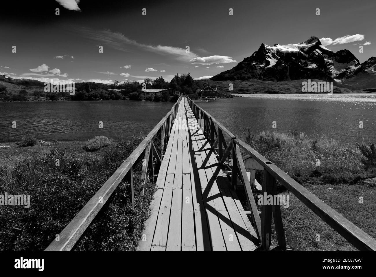 Vue d'été du Lago Pehoe, Torres de Paine, région de Magallanes, Patagonie, Chili, Amérique du Sud Banque D'Images