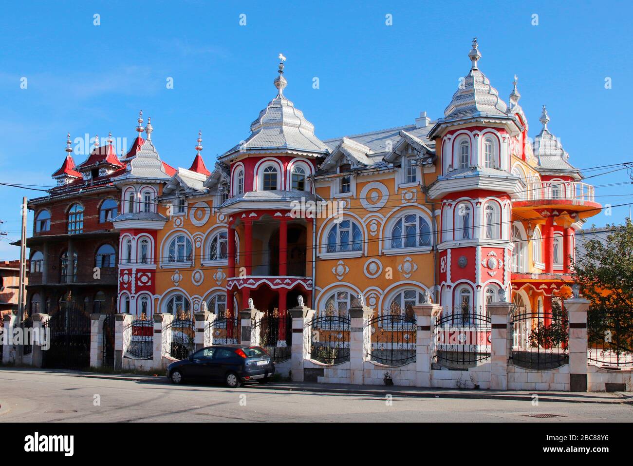 Maison luxueuse de Roms appelée "tiganesti palais" à Huedin, Roumanie Banque D'Images