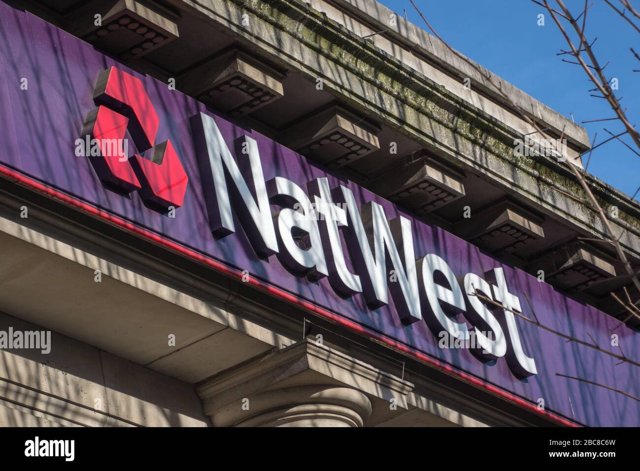 NatWest- British hgih Street Bank Branch, logo extérieur / signalisation- Londres Banque D'Images