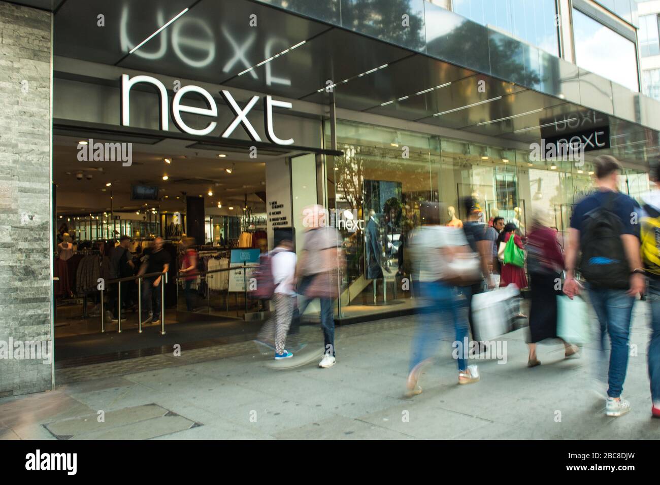 Next- British High Street Fashion Brand- logo extérieur / signalisation- Londres Banque D'Images