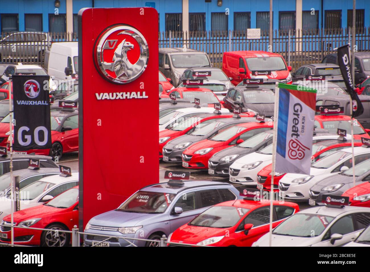 Salle d'exposition de la concession automobile Vauxhall, Londres- 2019 Banque D'Images