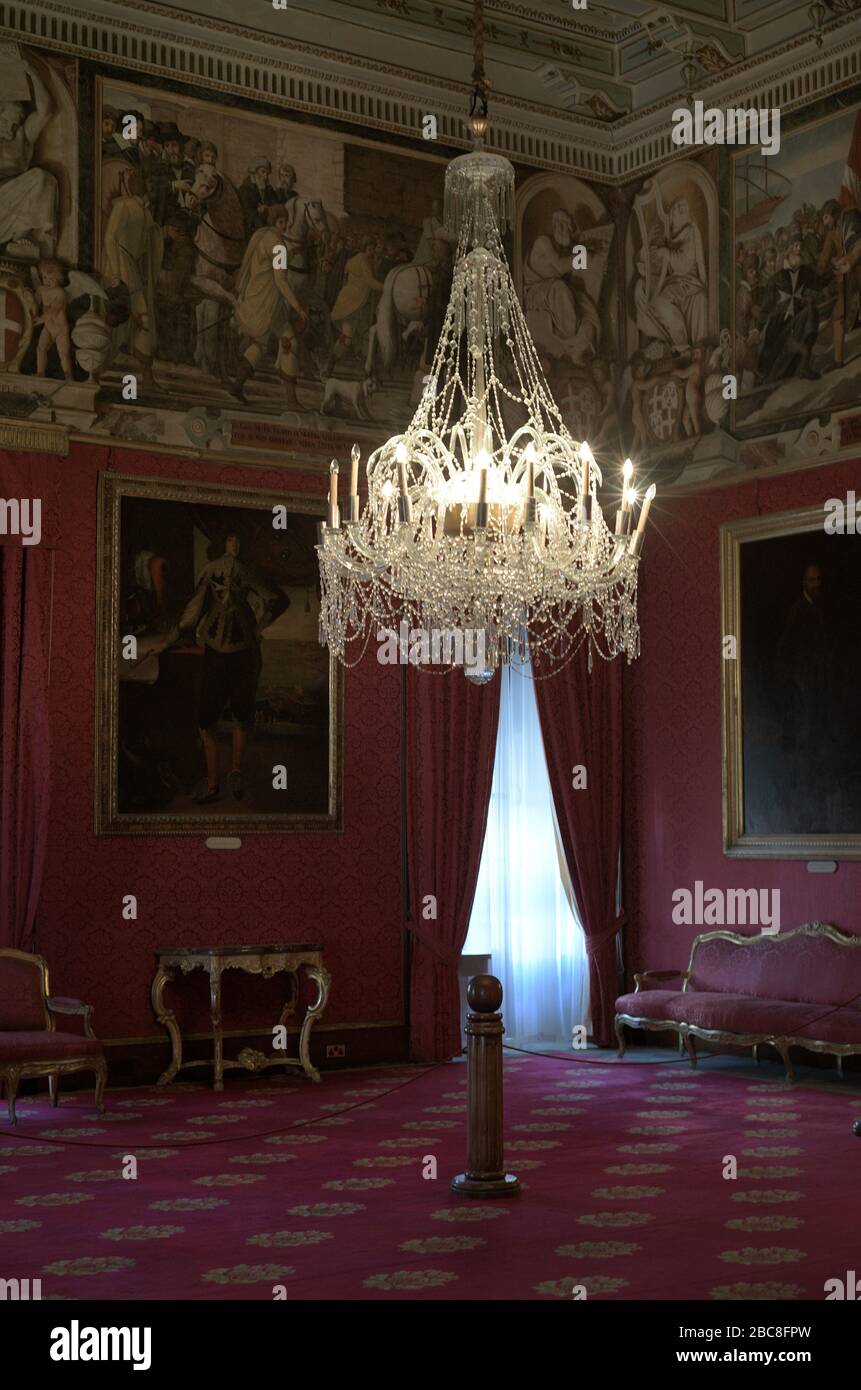 Palais du Grand Maître, XVIe-XVIIIe siècles. Résidence du Grand Maître de l'ordre de Saint John. La salle des ambassadeurs. Détail de l'intérieur décoré de fresques de Leonello Spada (1576-1622), représentant l'histoire de l'ordre de Saint Jean entre les XIIIe et XVIe siècles. La Valette. Malte. Banque D'Images