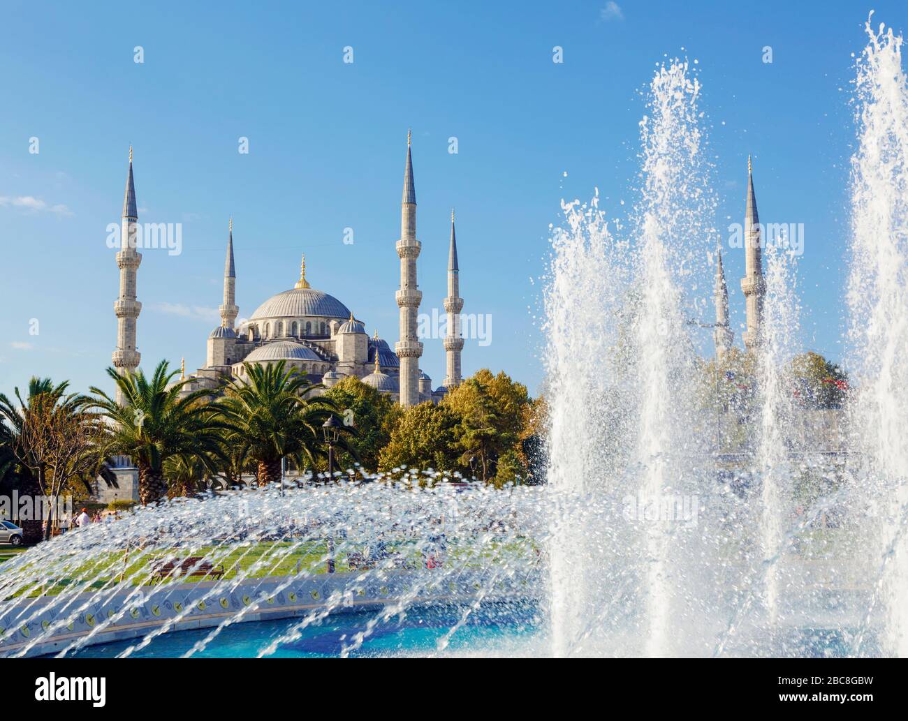 Istanbul, Province d'Istanbul, Turquie. La Mosquée Sultan Ahmet ou Sultanahmet, également connue sous le nom de Mosquée bleue. La mosquée fait partie des zones historiques o Banque D'Images