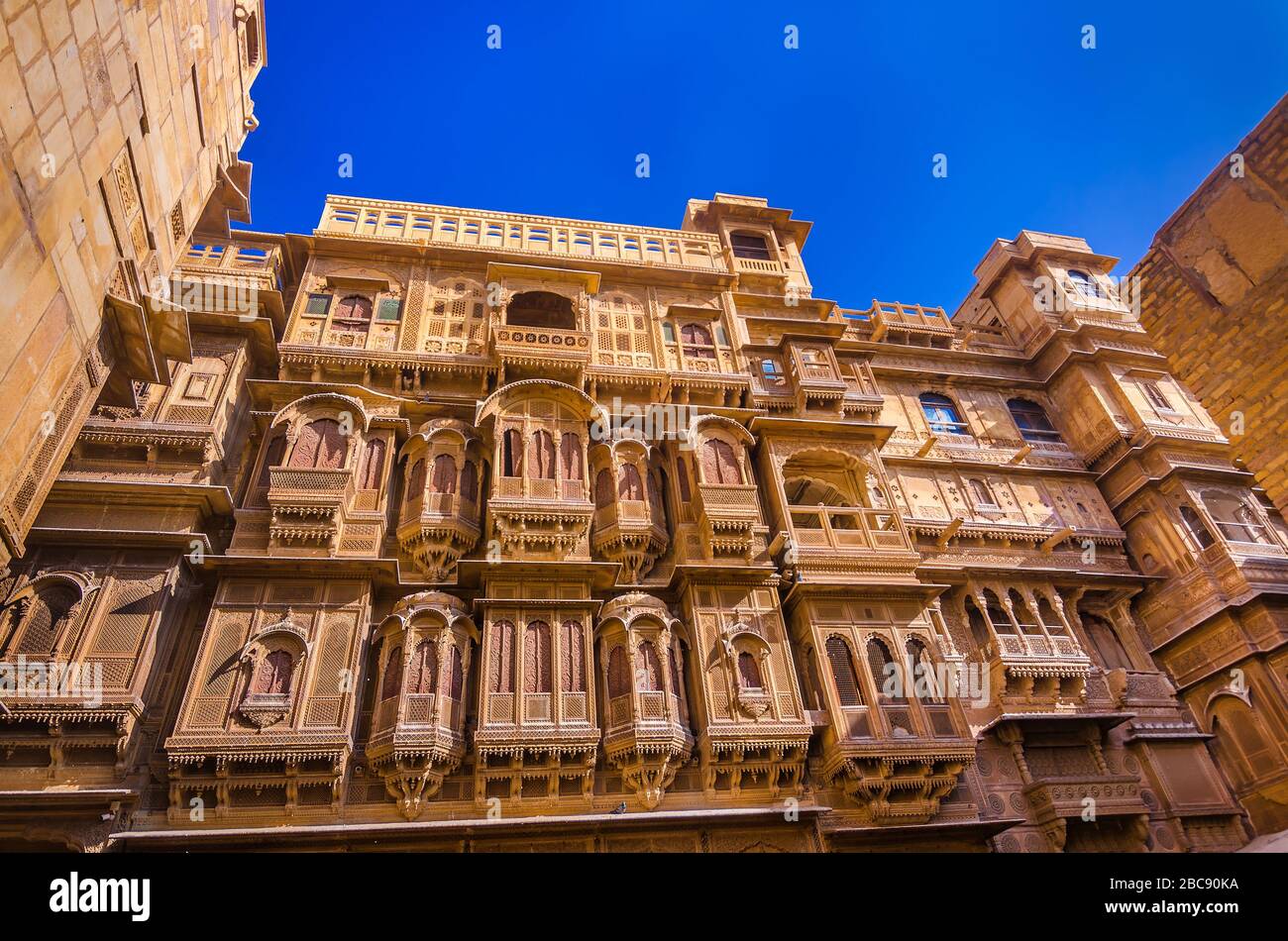 JAISALMER, INDE – 30 NOVEMBRE 2019 : le Patwon ki Haveli est le plus grand Haveli de Jaisalmer, Rajasthan, il a été construit en 1805. Banque D'Images