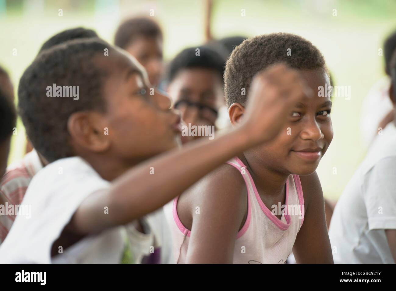 Les enfants dans une école de plein air, Yasawa island group, Fiji, îles du Pacifique Sud, du Pacifique Banque D'Images