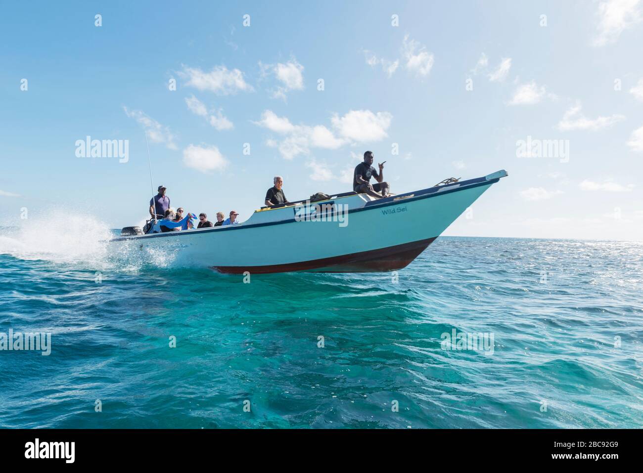 Courses en bateau près de l'île de Yasawa, du groupe de l'île de Yasawa, des îles Fidji, du Pacifique Sud Banque D'Images