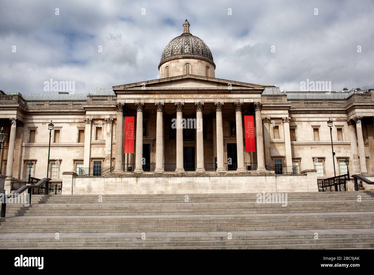 Londres, Royaume-Uni, 2 avril 2020, Trafalgar Square vide sous confinement en raison de COVID 19, crédit : Ian Humphreys Banque D'Images