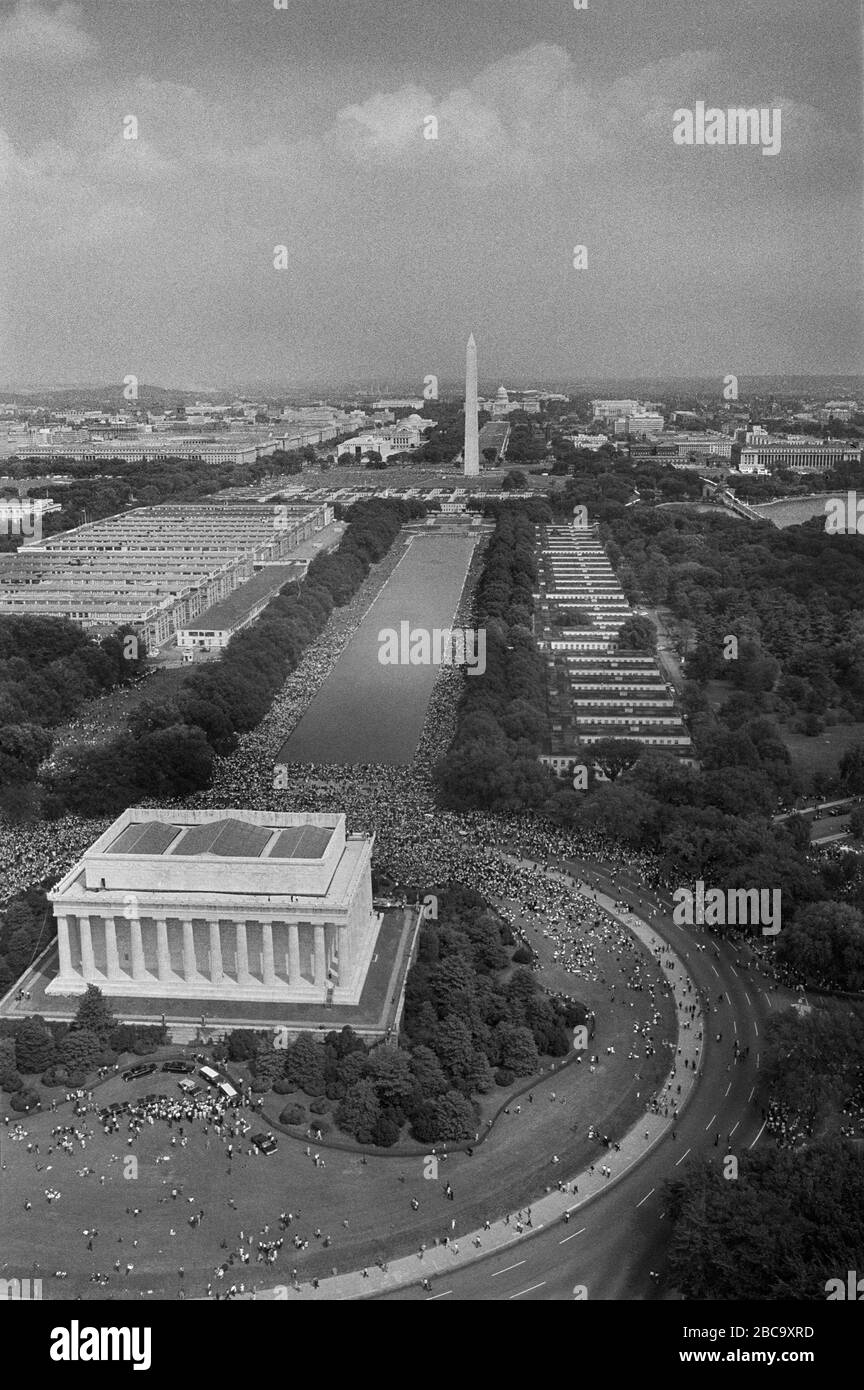 Vue en grand angle des marcheurs, du Lincoln Memorial au Washington Monument, à la marche sur Washington, Washington, D.C., USA, photo de Dennis J. O'Halloran, 28 août 1963 Banque D'Images Vue en grand angle des marcheurs, du Lincoln Memorial au Washington Monument, à la marche sur Washington, Washington, D.C., USA, photo de Dennis J. O'Halloran, 28 août 1963 Banque D'Images