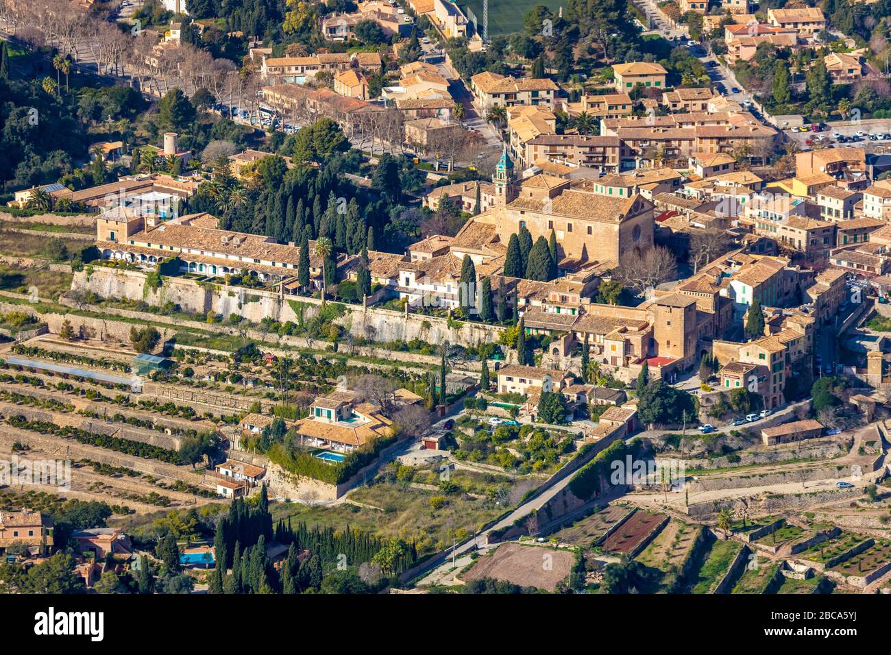 Vue aérienne, île, Couvent de l'ordre des Carthusiens, Museuu Cartoixa de Valldemossa, Museuu Frédéric Chopin i George Sand, Museuu Municipal de Valldemos Banque D'Images