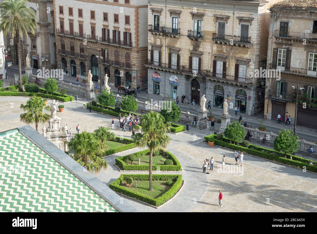 Place de la cathédrale de Palerme, Palermo, Sicily, Italy, Europe, Banque D'Images