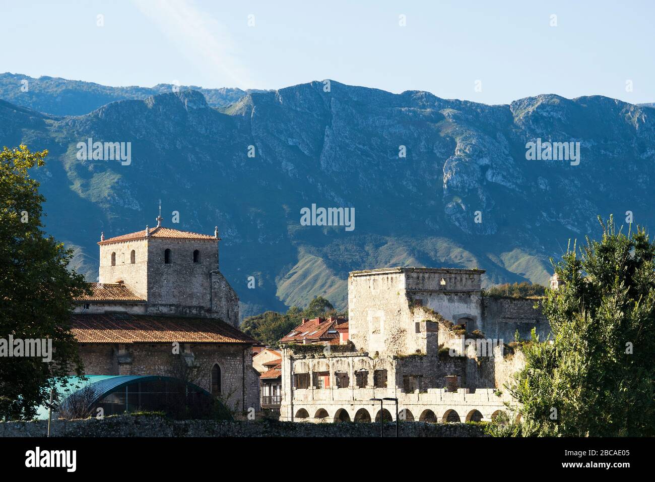 Espagne, Asturies, Llanes, vieille ville historique, Basilique de Santa Maria del Concejo Banque D'Images